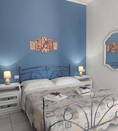 Estia Holidays Apartments - Таормина Экстерьер фото
